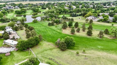 Enjoy beautiful, low-maintenance living in this updated 914 sq on Smoky Hill Country Club in Kansas - for sale on GolfHomes.com, golf home, golf lot
