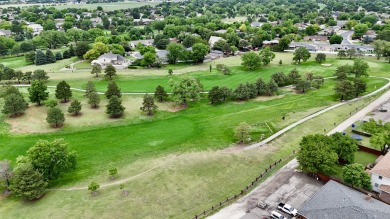 Enjoy beautiful, low-maintenance living in this updated 914 sq on Smoky Hill Country Club in Kansas - for sale on GolfHomes.com, golf home, golf lot