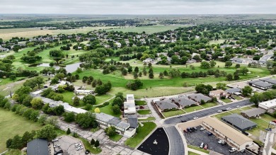 Enjoy beautiful, low-maintenance living in this updated 914 sq on Smoky Hill Country Club in Kansas - for sale on GolfHomes.com, golf home, golf lot