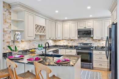 MOTIVATED SELLER! BEACH, GOLF, PARADISE! This stunning on Jupiter Dunes Golf Course in Florida - for sale on GolfHomes.com, golf home, golf lot