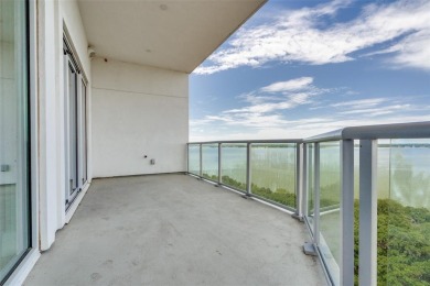 If you dream of living in a home with breathtaking views, it can on Grapevine Golf Course in Texas - for sale on GolfHomes.com, golf home, golf lot