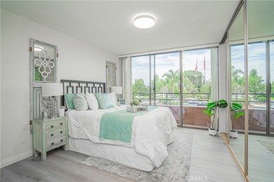 Welcome to this spacious 2 bedroom, 2 bathroom residence at The on Leisure Village Par 3 Golf Course in California - for sale on GolfHomes.com, golf home, golf lot