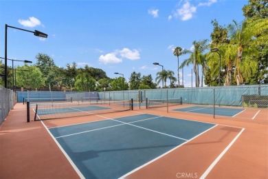 Welcome to this spacious 2 bedroom, 2 bathroom residence at The on Leisure Village Par 3 Golf Course in California - for sale on GolfHomes.com, golf home, golf lot