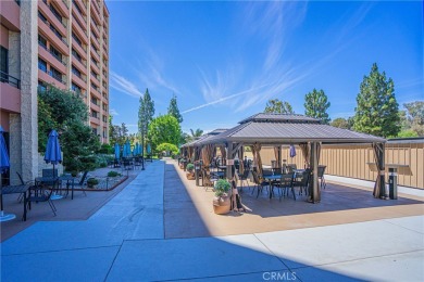Welcome to this spacious 2 bedroom, 2 bathroom residence at The on Leisure Village Par 3 Golf Course in California - for sale on GolfHomes.com, golf home, golf lot