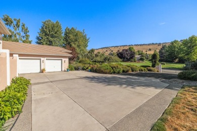 Beautifully maintained home on the 9th hole in the much-desired on  in Oregon - for sale on GolfHomes.com, golf home, golf lot