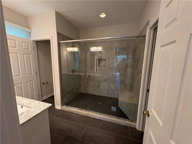 Top Floor End Unit with Lake Views. Totally remodeled and move on Keowee Key Golf and Country Club in South Carolina - for sale on GolfHomes.com, golf home, golf lot
