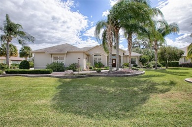 BEAUTIFUL 3/3 CHATHAM PREMIER w/sideload 2+ EXPND GOLF CART on The Links of Spruce Creek in Florida - for sale on GolfHomes.com, golf home, golf lot