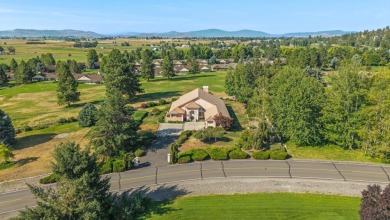 Beautifully maintained home on the 9th hole in the much-desired on  in Oregon - for sale on GolfHomes.com, golf home, golf lot