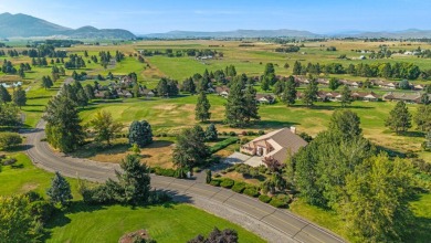 Beautifully maintained home on the 9th hole in the much-desired on  in Oregon - for sale on GolfHomes.com, golf home, golf lot