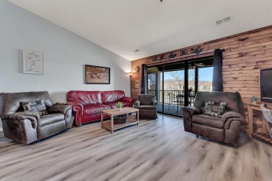 Sellers are offering an $1,000 dollar sellers credit. Indulge in on Pointe Royale Village Country Club in Missouri - for sale on GolfHomes.com, golf home, golf lot