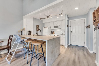 Sellers are offering an $1,000 dollar sellers credit. Indulge in on Pointe Royale Village Country Club in Missouri - for sale on GolfHomes.com, golf home, golf lot