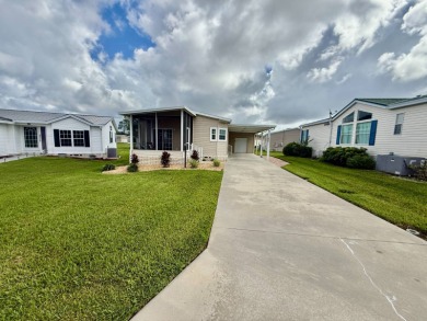 Located in Water Oak Country Club Estates in Lady Lake Florida on Water Oak Country Club Estates in Florida - for sale on GolfHomes.com, golf home, golf lot