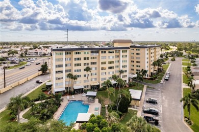 CHARMING STUDIO/EFFICIENCY WITH RESORT-STYLE AMENTIES. Welcome on Seminole Lake Country Club in Florida - for sale on GolfHomes.com, golf home, golf lot