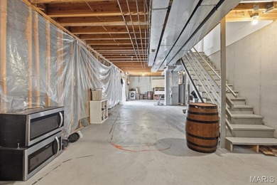 Sprawling two-story in the legends golf community overlooking on Country Club at the Legends in Missouri - for sale on GolfHomes.com, golf home, golf lot