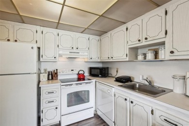 Under contract-accepting backup offers. Affordable end unit on Kings Point Executive Golf Course in Florida - for sale on GolfHomes.com, golf home, golf lot