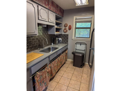 Charming Fully Furnished Villa in the Heart of Fairfield Bay! on Mountain Ranch Golf Club in Arkansas - for sale on GolfHomes.com, golf home, golf lot