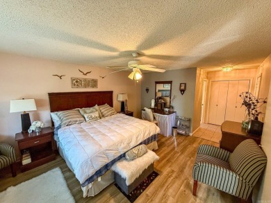 Charming Fully Furnished Villa in the Heart of Fairfield Bay! on Mountain Ranch Golf Club in Arkansas - for sale on GolfHomes.com, golf home, golf lot