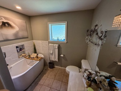 Charming Fully Furnished Villa in the Heart of Fairfield Bay! on Mountain Ranch Golf Club in Arkansas - for sale on GolfHomes.com, golf home, golf lot