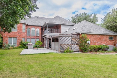 This stunning five-bedroom home in the heart of Bentwood Country on Bentwood Country Club in Texas - for sale on GolfHomes.com, golf home, golf lot