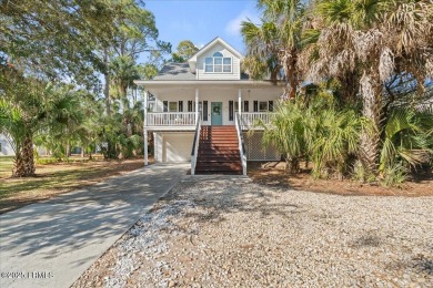 This FULLY FURNISHED 3-bedroom, 2.5-bath home on Fripp Island on Ocean Creek Golf Course in South Carolina - for sale on GolfHomes.com, golf home, golf lot