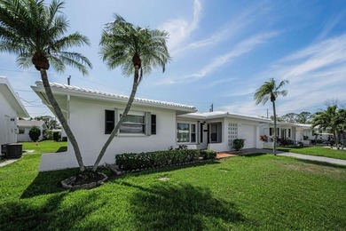 This charming home offers approximately 1,450 square feet of on Mainlands Golf Club in Florida - for sale on GolfHomes.com, golf home, golf lot