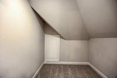 There is much to love about this home. Originally constructed by on Eagle Point Golf Course in Oregon - for sale on GolfHomes.com, golf home, golf lot