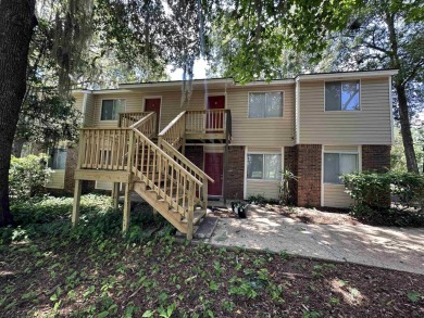 2Bed/1bath Quad overlooking Hilamin Golf Course several long on Hilaman Park Golf Course in Florida - for sale on GolfHomes.com, golf home, golf lot