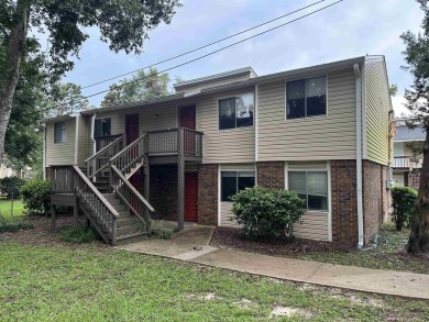 2Bed/1bath Quad overlooking Hilamin Golf Course fully on Hilaman Park Golf Course in Florida - for sale on GolfHomes.com, golf home, golf lot
