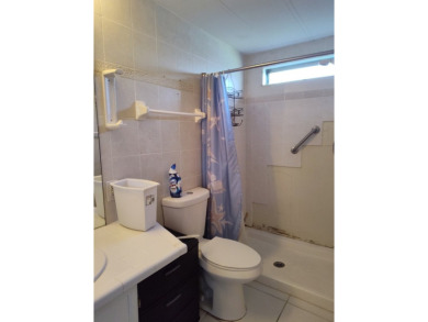 CALLING ALL FLIPPERS**LAKESIDE FIXER UPPER** NEEDS A/C AND A on Vista Plantation Golf Club in Florida - for sale on GolfHomes.com, golf home, golf lot