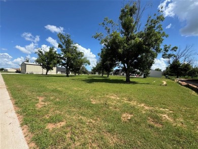 Fly in and see this ready-to-build lot in the highly on Pecan Plantation Country Club in Texas - for sale on GolfHomes.com, golf home, golf lot