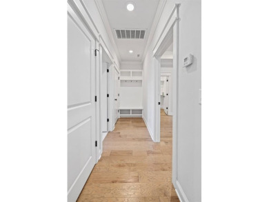 This charming home is ideally located just moments from Highway on Bella Vista Country Club - Kingswood in Arkansas - for sale on GolfHomes.com, golf home, golf lot