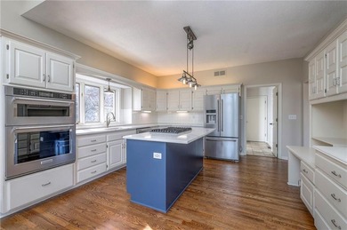 Stunning lakefront home in sought after Lakewood community! on Lakewood Oaks Golf Club, Ltd. in Missouri - for sale on GolfHomes.com, golf home, golf lot