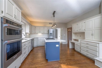 Stunning lakefront home in sought after Lakewood community! on Lakewood Oaks Golf Club, Ltd. in Missouri - for sale on GolfHomes.com, golf home, golf lot