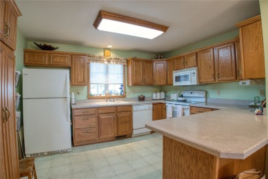This beautiful 3-bedroom, 3-bathroom home is perfectly on Harbor Ridge Golf Course in Pennsylvania - for sale on GolfHomes.com, golf home, golf lot