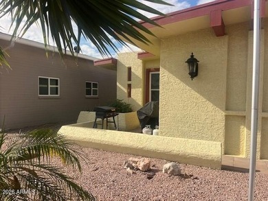 Great 2 bedroom 2 bath home in the heart of Apache Wells 55+ on Apache Wells Country Club in Arizona - for sale on GolfHomes.com, golf home, golf lot