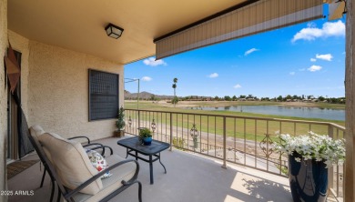 This gorgeous recently updated 3-bedroom residence located on The Lakes at Ahwatukee in Arizona - for sale on GolfHomes.com, golf home, golf lot