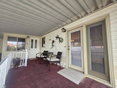 This charming 1-bedroom, 1.5-bathroom home with an Arizona room on Viewpoint Golf Resort in Arizona - for sale on GolfHomes.com, golf home, golf lot