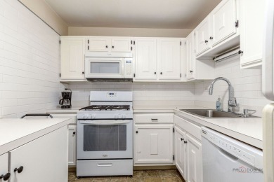 Great Location - Don't Miss Out!  Located near Route 53, this on Twin Lakes Golf Course in Illinois - for sale on GolfHomes.com, golf home, golf lot