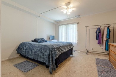 Great Location - Don't Miss Out!  Located near Route 53, this on Twin Lakes Golf Course in Illinois - for sale on GolfHomes.com, golf home, golf lot
