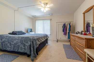 Great Location - Don't Miss Out!  Located near Route 53, this on Twin Lakes Golf Course in Illinois - for sale on GolfHomes.com, golf home, golf lot