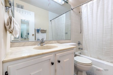 Great Location - Don't Miss Out!  Located near Route 53, this on Twin Lakes Golf Course in Illinois - for sale on GolfHomes.com, golf home, golf lot