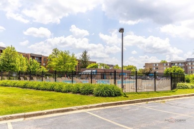 Great Location - Don't Miss Out!  Located near Route 53, this on Twin Lakes Golf Course in Illinois - for sale on GolfHomes.com, golf home, golf lot
