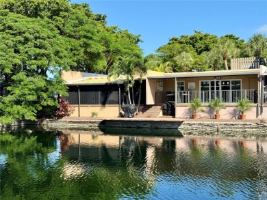 Waterfront townhome on Loch Lomond East across from Miami Lakes on Don Shulas Golf Course and Club in Florida - for sale on GolfHomes.com, golf home, golf lot