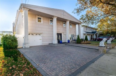 Desirable Splanch in the Madison section of Oceanside.  Enter to on Middle Bay Country Club in New York - for sale on GolfHomes.com, golf home, golf lot