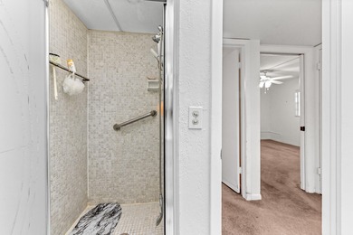 Waking distance to Burgundy Pool.This ground-floor 2-bedroom on Kings Point Golf -Flanders Way in Florida - for sale on GolfHomes.com, golf home, golf lot