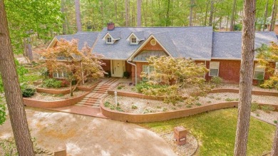 Welcome to this Traditional Red Brick home located on a highly on Hide-A-Way Lake Golf Course in Texas - for sale on GolfHomes.com, golf home, golf lot