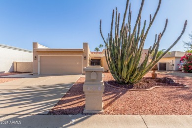 MODERN TOUCHES thru/out this OPEN concept, 3 bed/2 bath on Cottonwood Country Club in Arizona - for sale on GolfHomes.com, golf home, golf lot