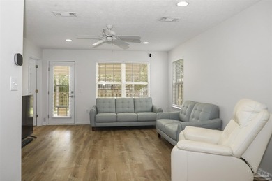 3BR/2.5BA Tiger Lake townhome (2,056 sf). 2003 build features on Tiger Point Golf and Country Club in Florida - for sale on GolfHomes.com, golf home, golf lot