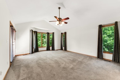 Come and revisit 201 Silver Oak Lane with a NEW PRICE this is an on Ledgestone Country Club and Golf Course in Missouri - for sale on GolfHomes.com, golf home, golf lot