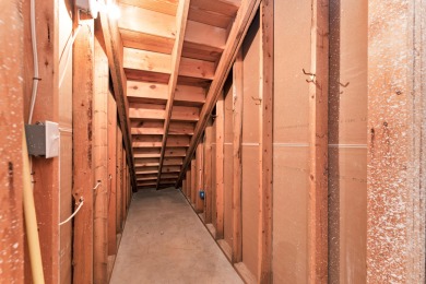 Come and revisit 201 Silver Oak Lane with a NEW PRICE this is an on Ledgestone Country Club and Golf Course in Missouri - for sale on GolfHomes.com, golf home, golf lot